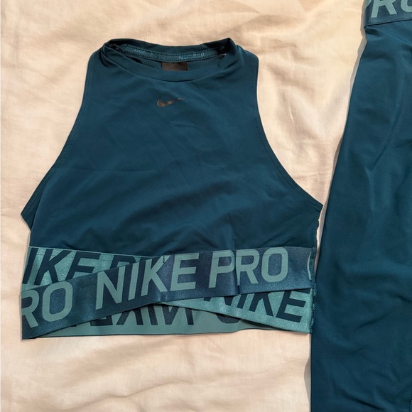 Nike Pro Intertwist 2.0 Training Crossover Set in Teal - Picture 7 of 8